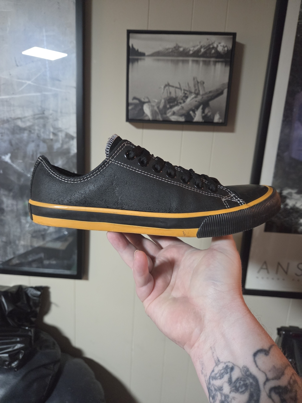 Harley-Davidson Black Low-Top Sneakers with Yellow Accent